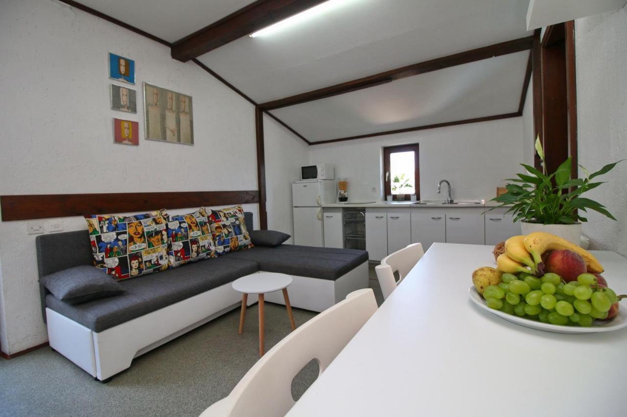 Apartment Nana Ровинь Экстерьер фото